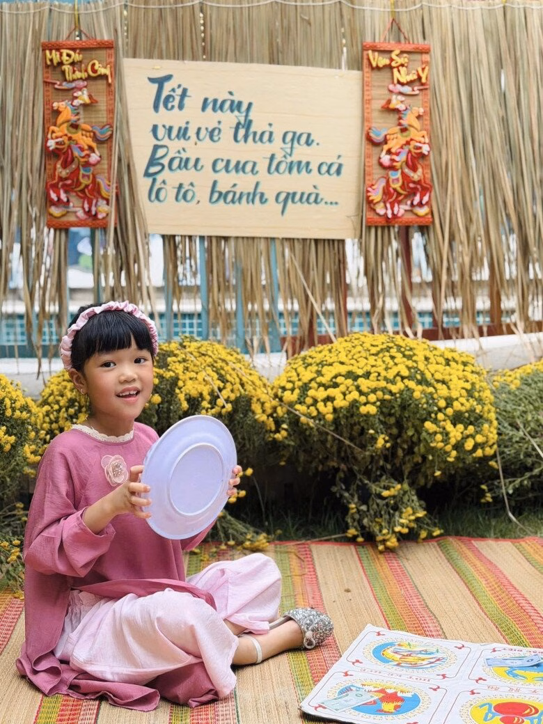Sự dạn dĩ và hài hước của bé Gạo luôn mang lại tiếng cười cho gia đình và khán giả.