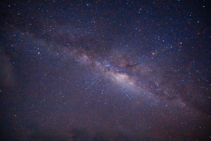 Hành trình săn Milky Way thường bắt đầu từ nửa đêm và kéo dài đến rạng sáng.