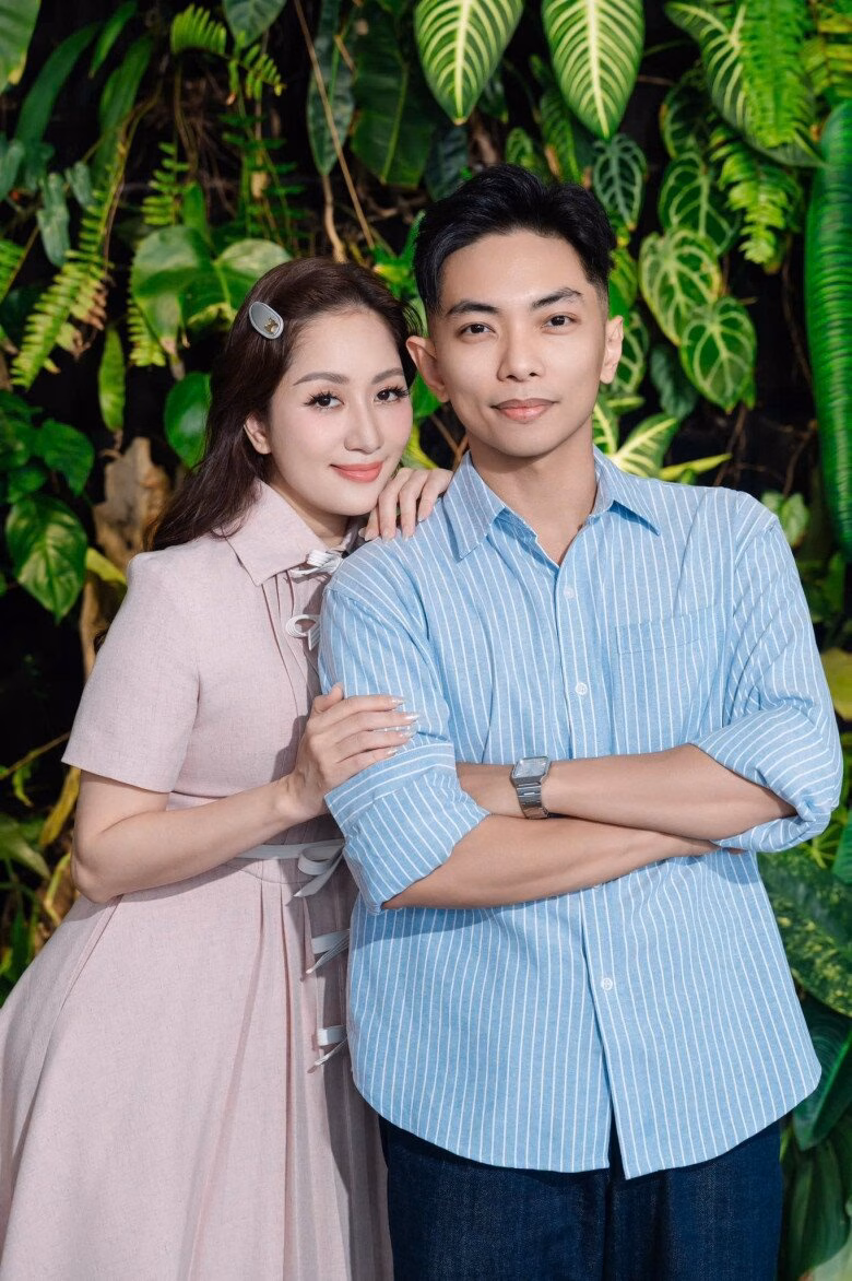 Khánh Thi và Phan Hiển luôn giữ ngọn lửa hạnh phúc dù đối mặt với nhiều tin đồn.