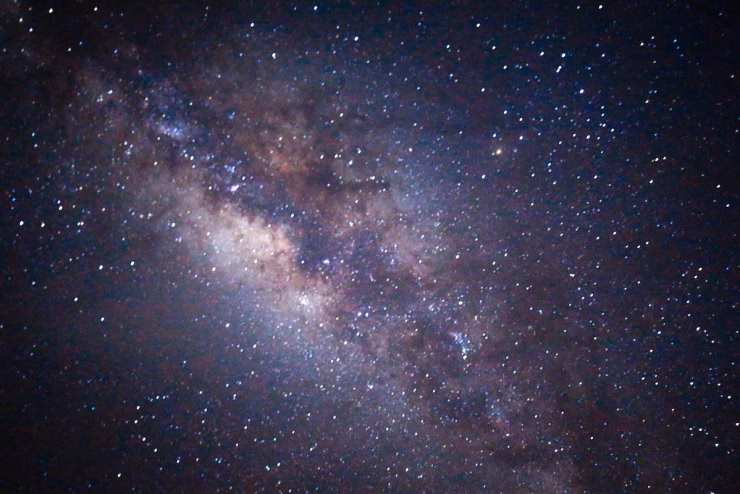 Anh Tuấn tập trung từ rạng sáng để săn Milky Way tại các bãi biển vắng.