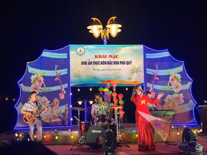 Phát triển kinh tế đêm cần đi đôi với bảo vệ môi trường và nâng cao chất lượng dịch vụ